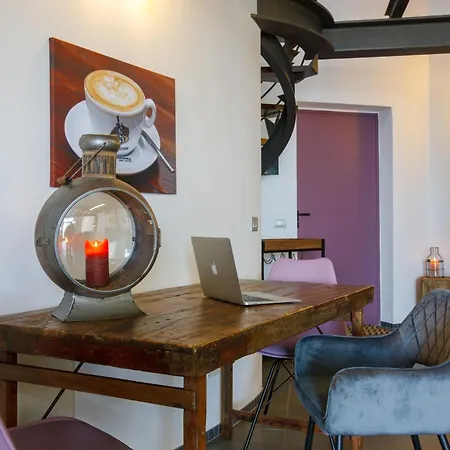 Stephanina Di Loft Apartment