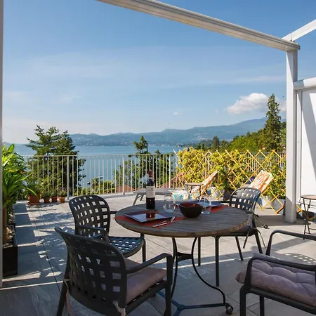 Stephanina Di Loft Apartment Ghiffa